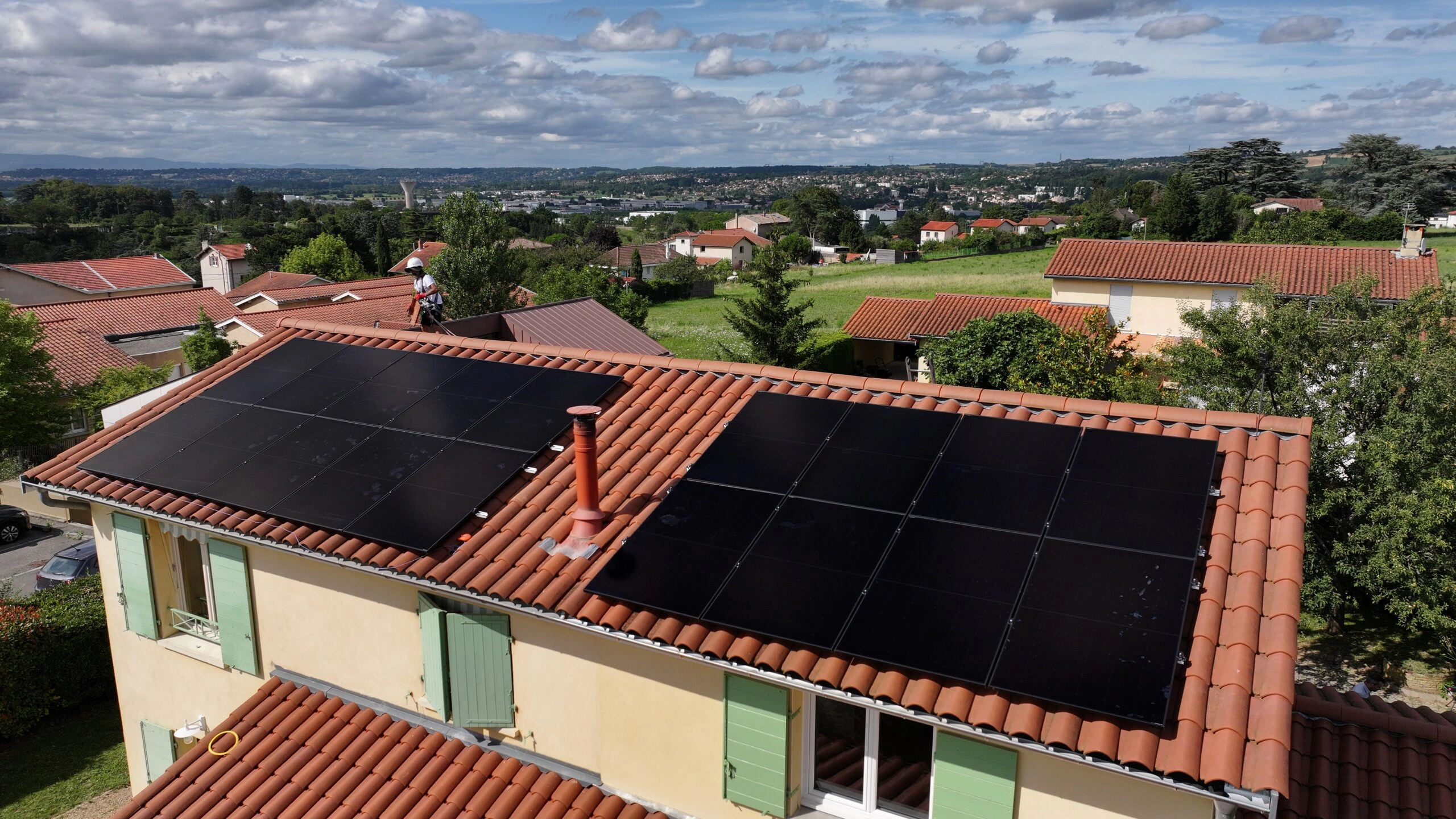 Réalisation de Tryba Solar d'autoconsommation avec vente de surplus à Curis au Mont d'Or.